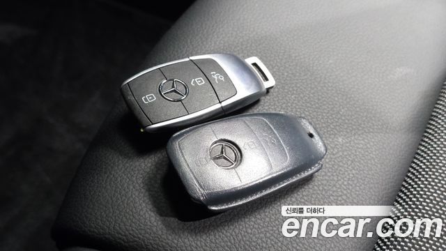 Mercedes-Benz A-Class 2020 — photo 24