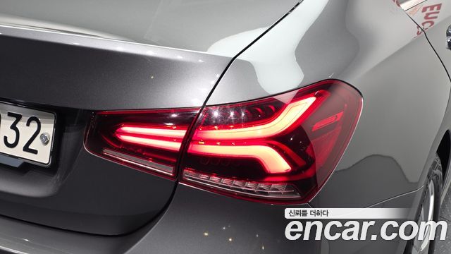Mercedes-Benz A-Class 2020 — photo 9