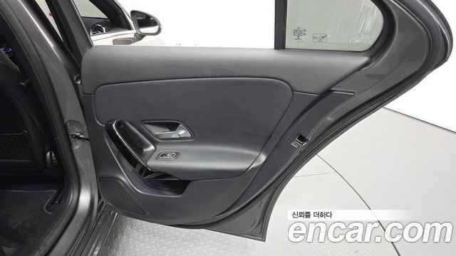 Mercedes-Benz A-Class 2020 — photo 15