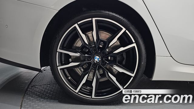 BMW 8-Series 2026 — photo 5