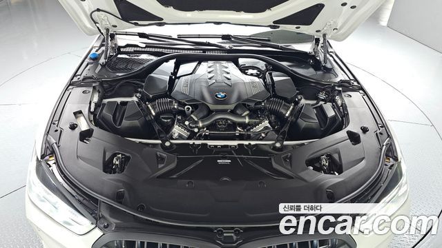 BMW 8-Series 2026 — photo 6