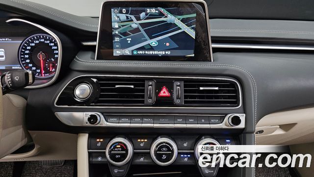 Genesis G70 2019 — photo 20