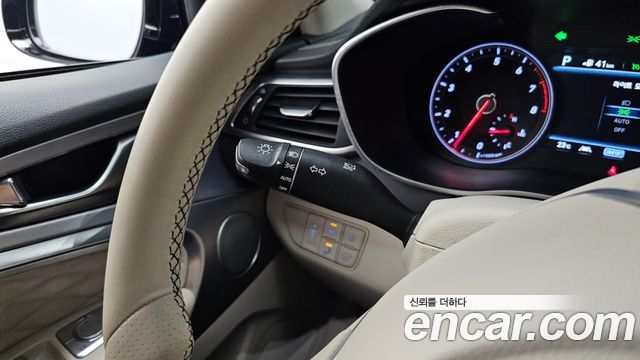 Genesis G70 2019 — photo 25