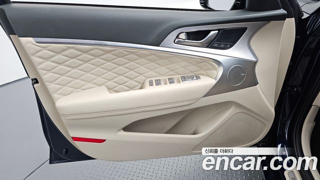 Genesis G70 2019 — photo 14
