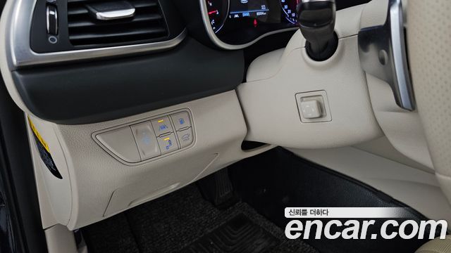 Genesis G70 2019 — photo 28