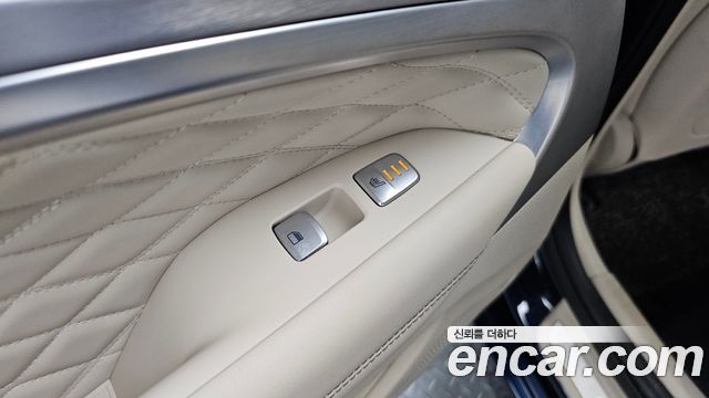 Genesis G70 2019 — photo 31