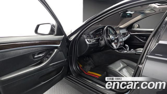 BMW 5-Series 2013 — photo 10