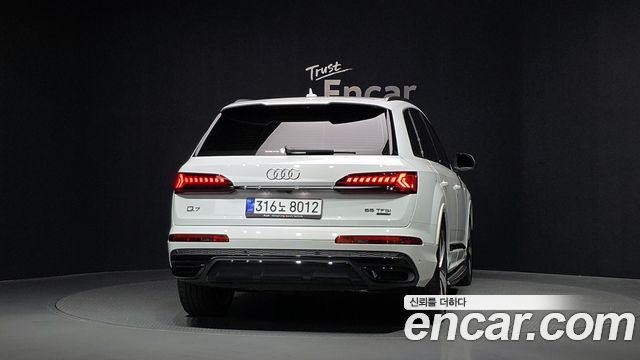 Audi Q7 2022 — photo 4