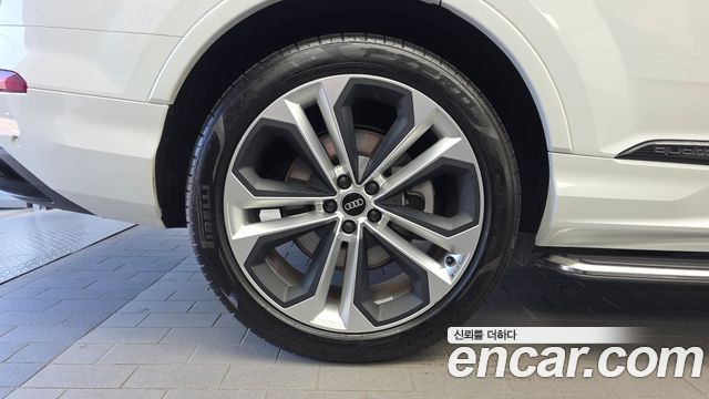 Audi Q7 2022 — photo 5