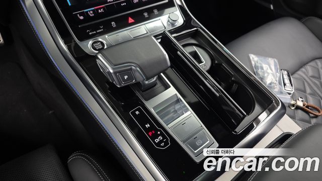 Audi Q7 2022 — photo 12