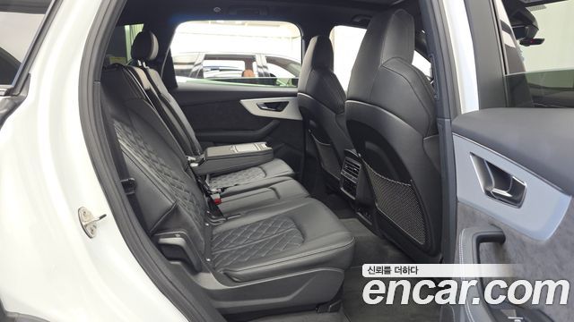 Audi Q7 2022 — photo 18