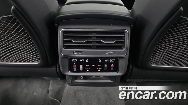 Audi Q7 2022 — photo 25