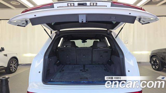 Audi Q7 2022 — photo 26