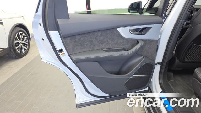 Audi Q7 2022 — photo 15