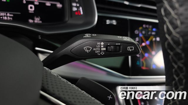 Audi Q7 2022 — photo 29