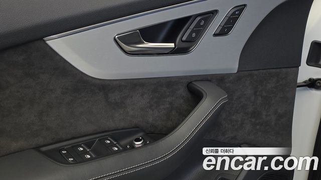 Audi Q7 2022 — photo 32