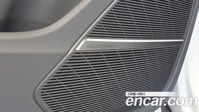 Audi Q7 2022 — photo 33