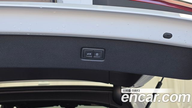 Audi Q7 2022 — photo 35