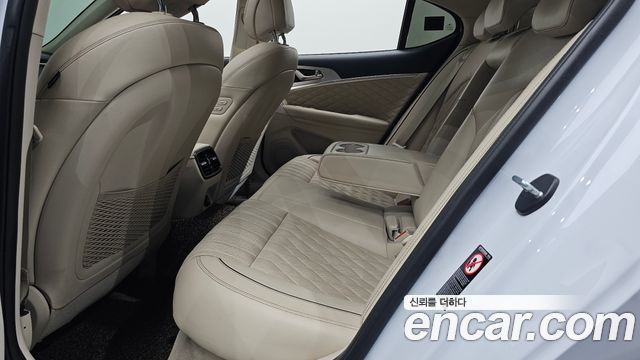Genesis G70 2018 — photo 17
