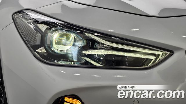Genesis G70 2018 — photo 8