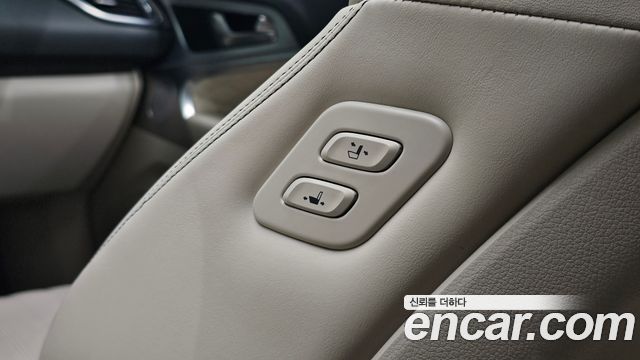 Genesis G70 2018 — photo 28
