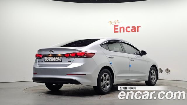 Hyundai AVANTE 2017 — photo 2