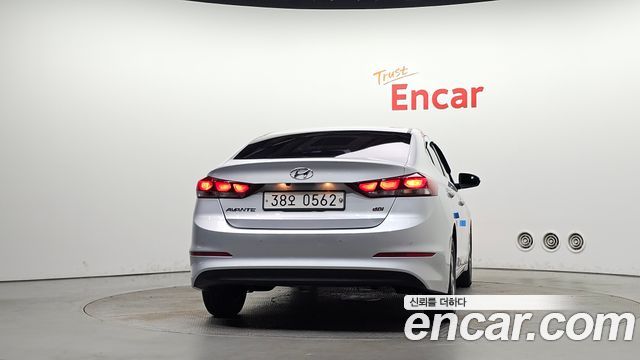 Hyundai AVANTE 2017 — photo 4