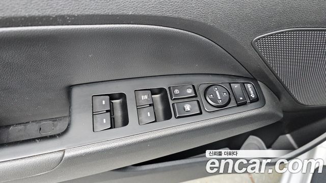 Hyundai AVANTE 2017 — photo 13