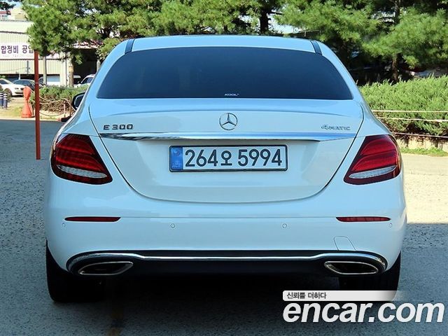 Mercedes-Benz E-Class 2019 — photo 4
