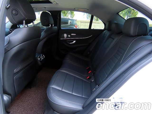 Mercedes-Benz E-Class 2019 — photo 6