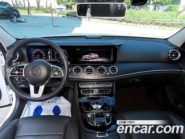 Mercedes-Benz E-Class 2019 — photo 7