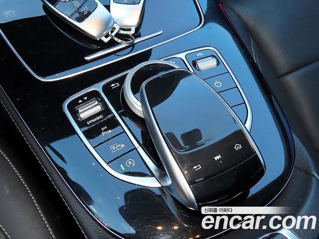 Mercedes-Benz E-Class 2019 — photo 12
