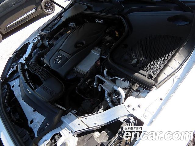 Mercedes-Benz E-Class 2019 — photo 19
