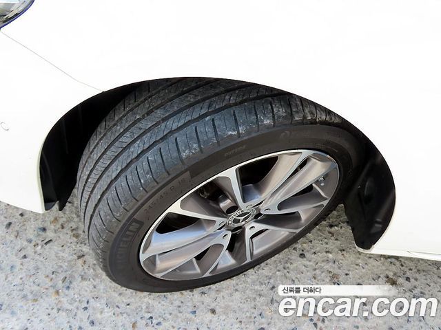 Mercedes-Benz E-Class 2019 — photo 20