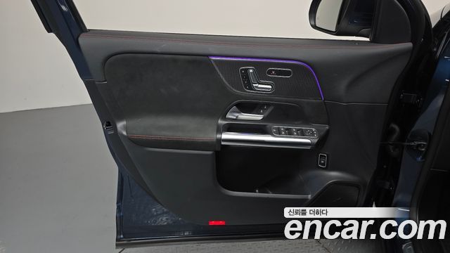 Mercedes-Benz EQA 2022 — photo 14