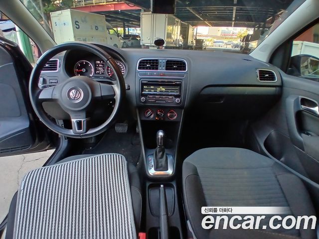 Volkswagen Polo 2014 — photo 9