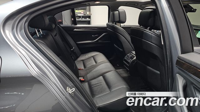 BMW 5-Series 2013 — photo 18