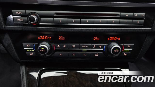 BMW 5-Series 2013 — photo 24