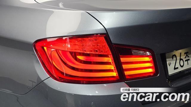 BMW 5-Series 2013 — photo 9