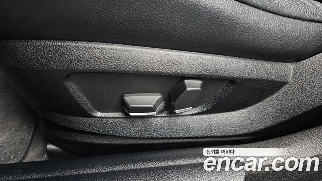 BMW 5-Series 2013 — photo 29