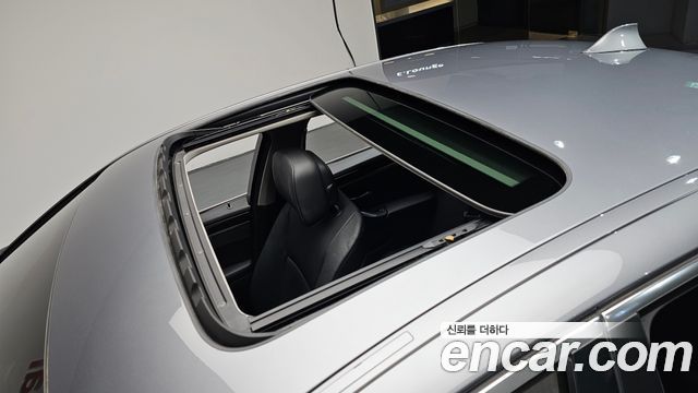 BMW 5-Series 2013 — photo 33