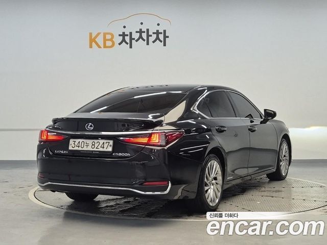 Lexus ES 2020 — photo 3