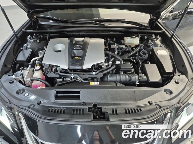 Lexus ES 2020 — photo 5