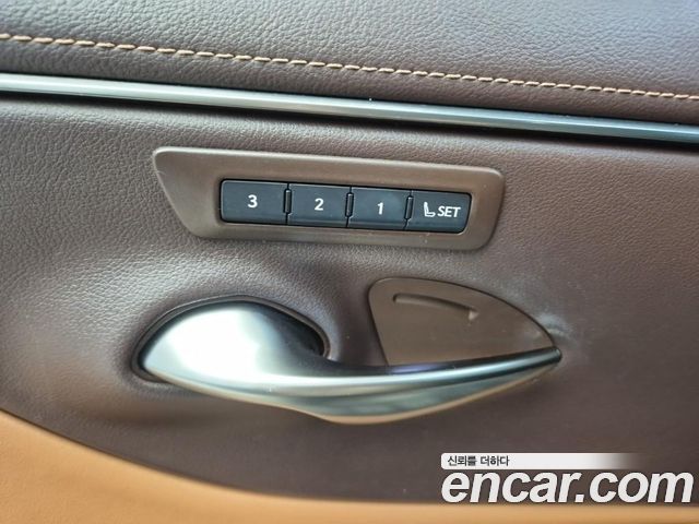Lexus ES 2020 — photo 19