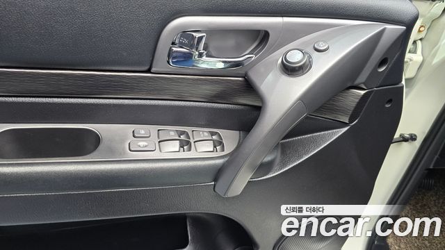 KG Mobility KORANDO 2017 — photo 23