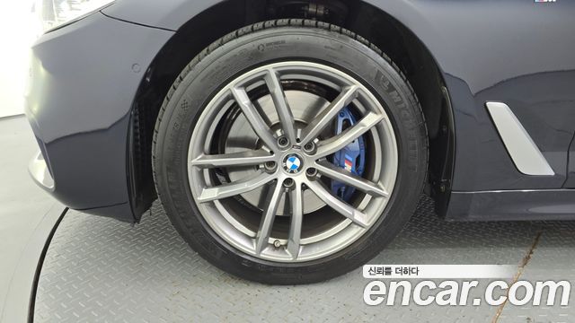 BMW 5-Series 2018 — photo 5