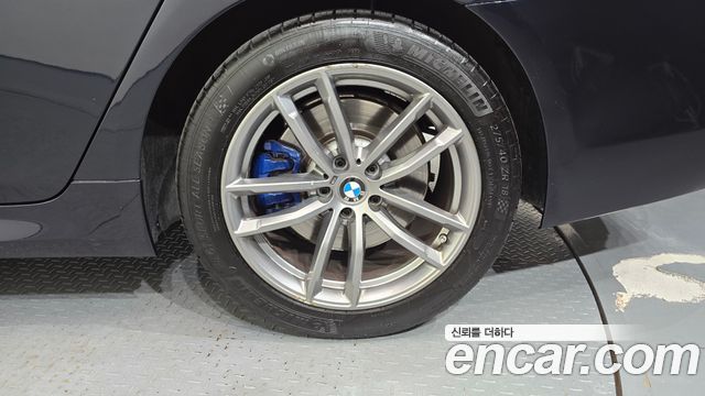 BMW 5-Series 2018 — photo 7