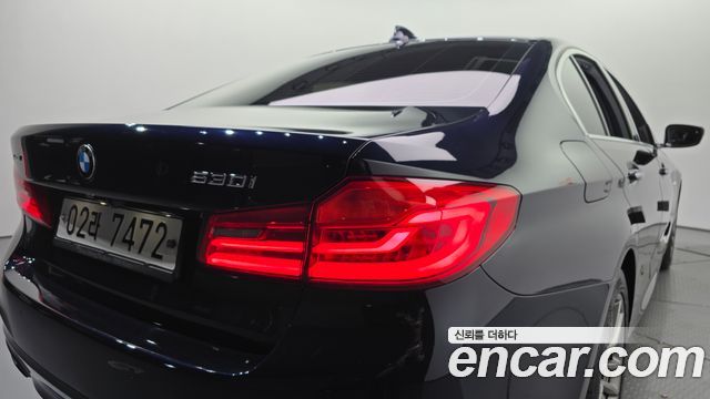 BMW 5-Series 2018 — photo 9
