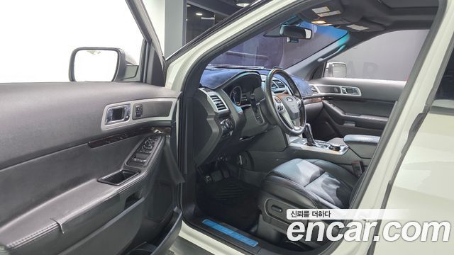 Ford Explorer 2015 — photo 10