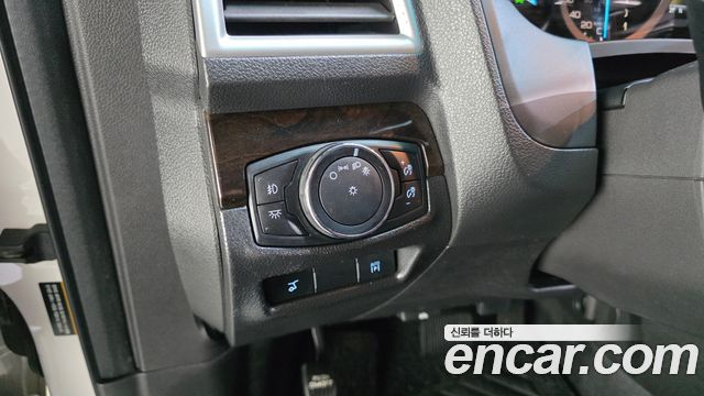 Ford Explorer 2015 — photo 19